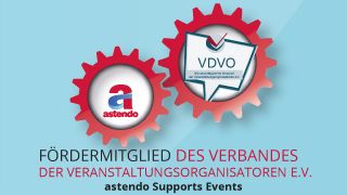 astendo_foerdermitglied_vdvo Zwei rote Zahnräder, die ineinandergreifen auf blauem Untergrund, in einem astendo, in dem anderen das Logo des Verbandes der Veranstaltungsorganisatoren